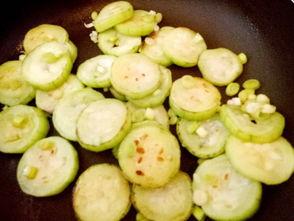 塞蛋吃瓜,揭秘网络热词背后的趣味与思考